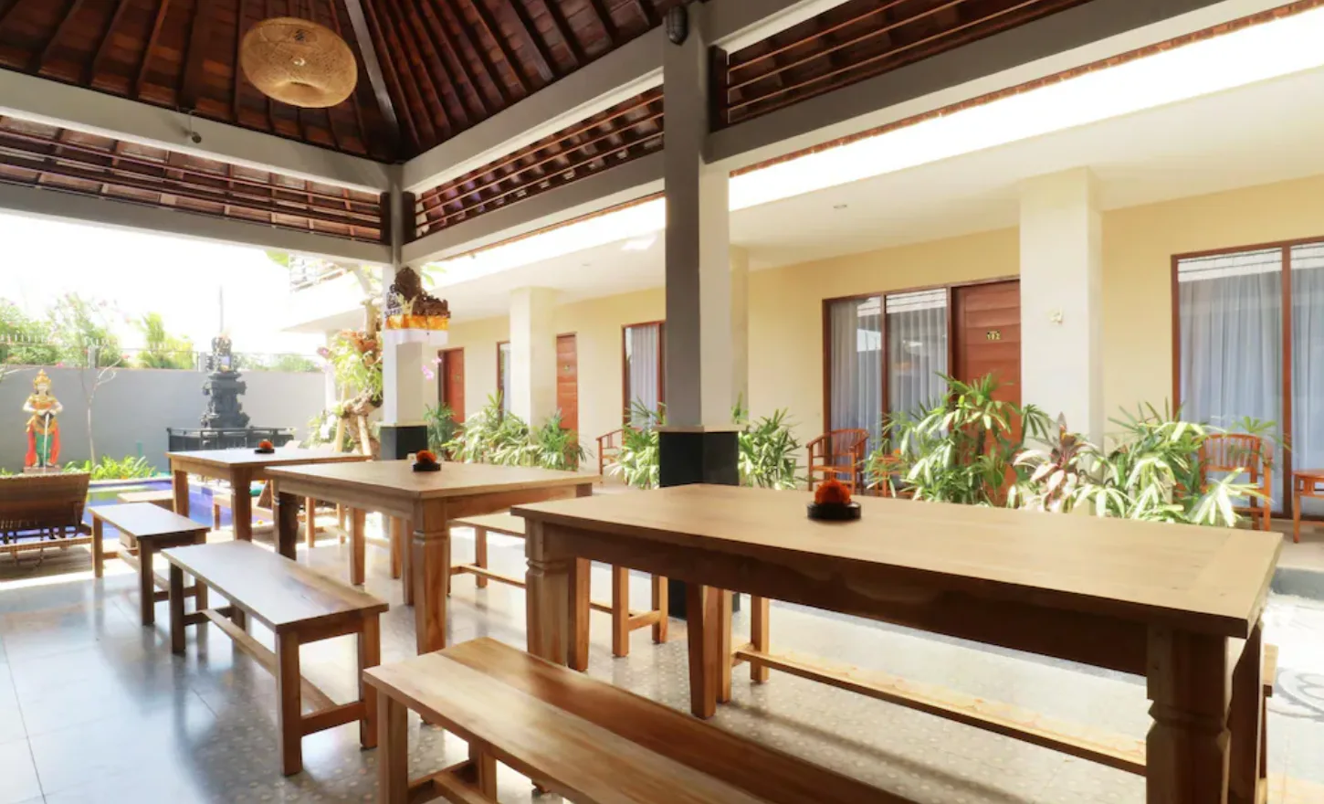 Bali-shanti-guesthouse-common-area.png