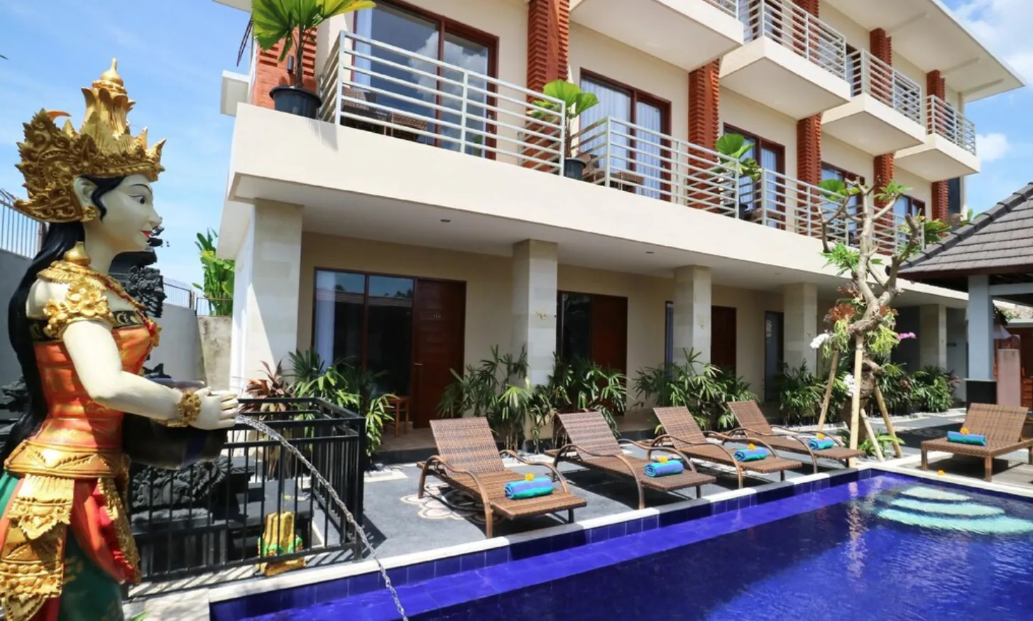 Bali-shanti-guesthouse-pool.png