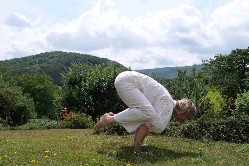 What type of yoga does the school teach?